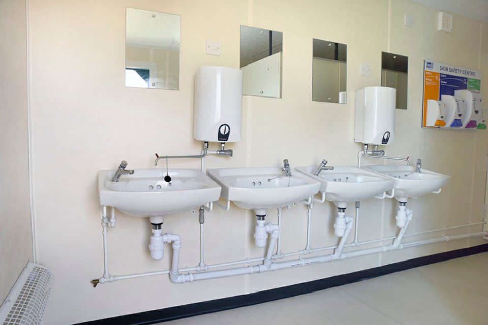 4+1 Steel Toilet Cabin 20Ft x 9Ft Online | R-H Container Service 4+1 Steel Toilet Cabin 20Ft x 9Ft Online | R-H Container Service